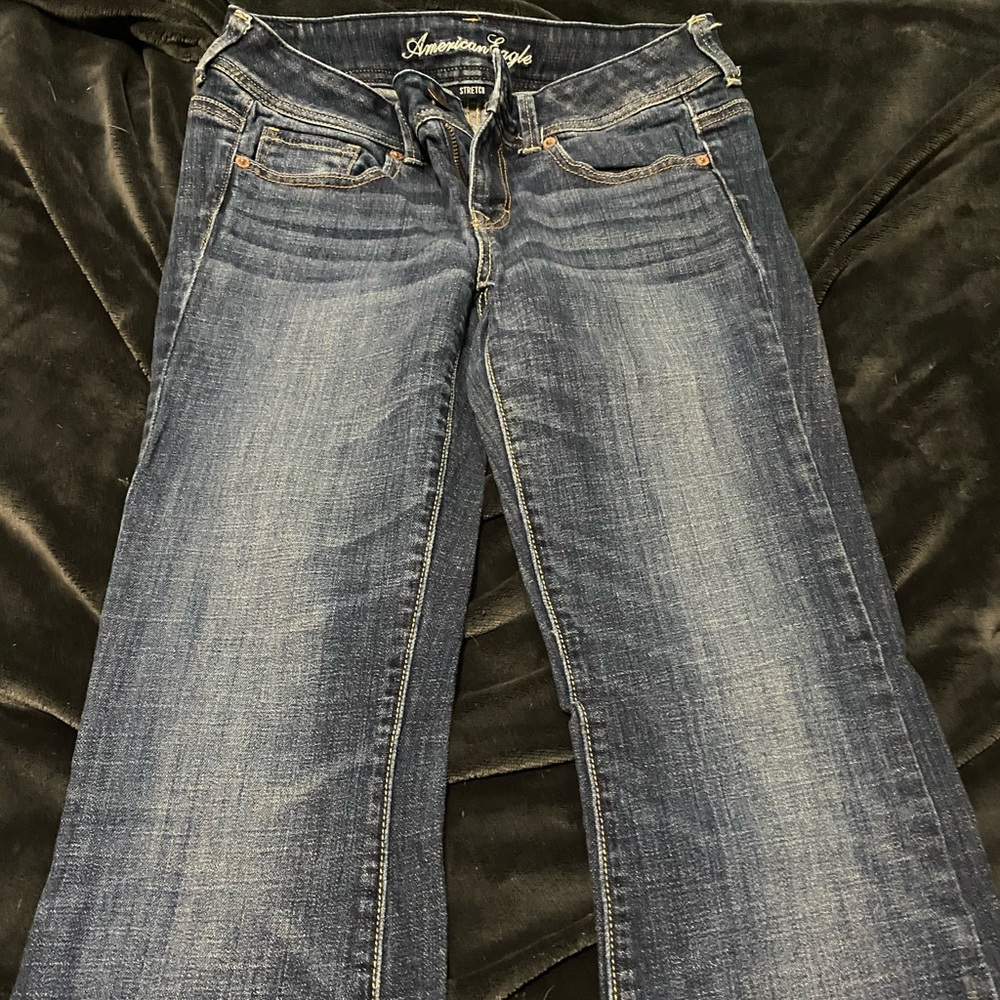 Size 4 American Eagle stretch boot cut jeans - Picture 2 of 3